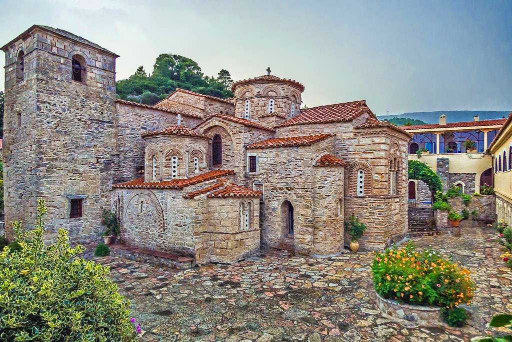 Grèce Attique Monastère Oinoi St Meletios puzzle en ligne
