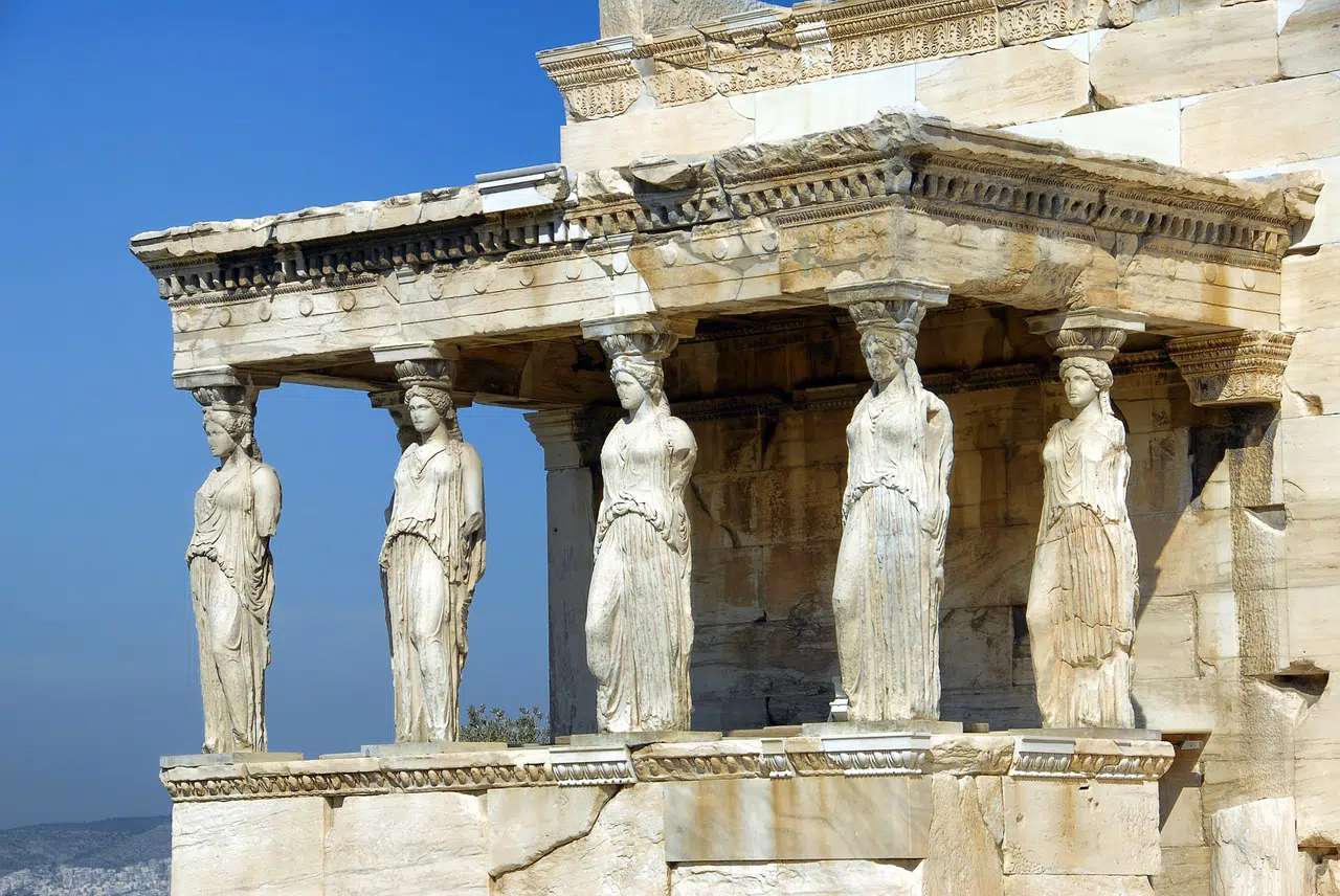 Griekenland Attica Athene Akropolis vrouwen standbeelden online puzzel