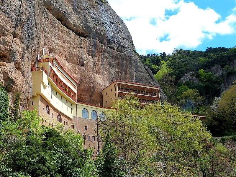 Monastério da rocha do Peloponeso da Grécia quebra-cabeças online