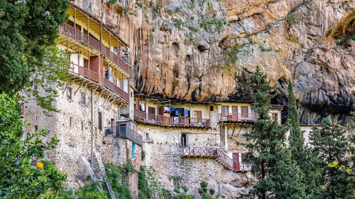 Grecia Peloponez Stâncă Mănăstire jigsaw puzzle online
