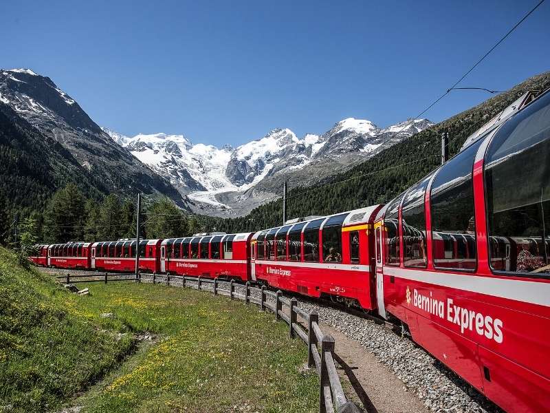 Zug in den Alpen Puzzlespiel online