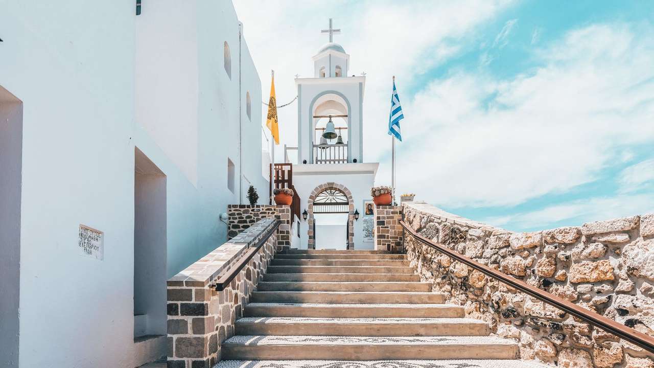 Гръцкият остров Нисирос Панагия Спилиани онлайн пъзел
