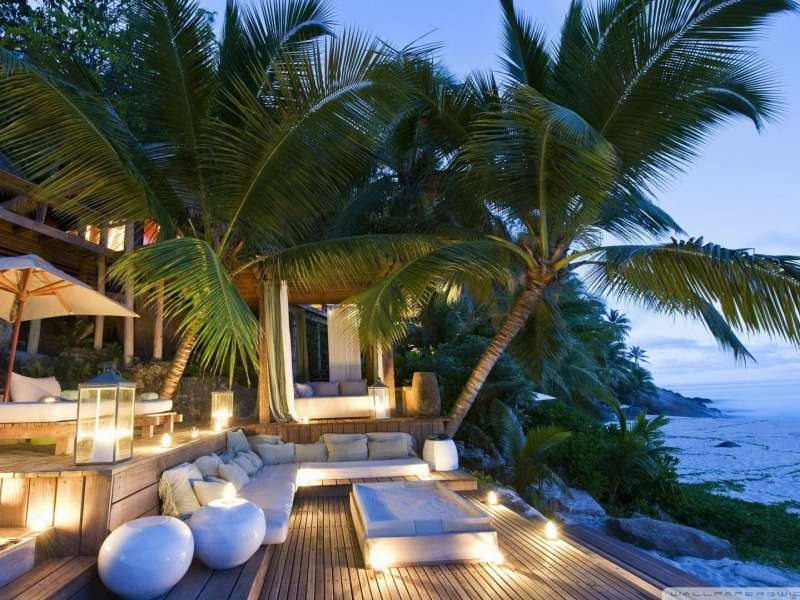 Resort tropical, on y va ? Station balnéaire tropicale puzzle en ligne
