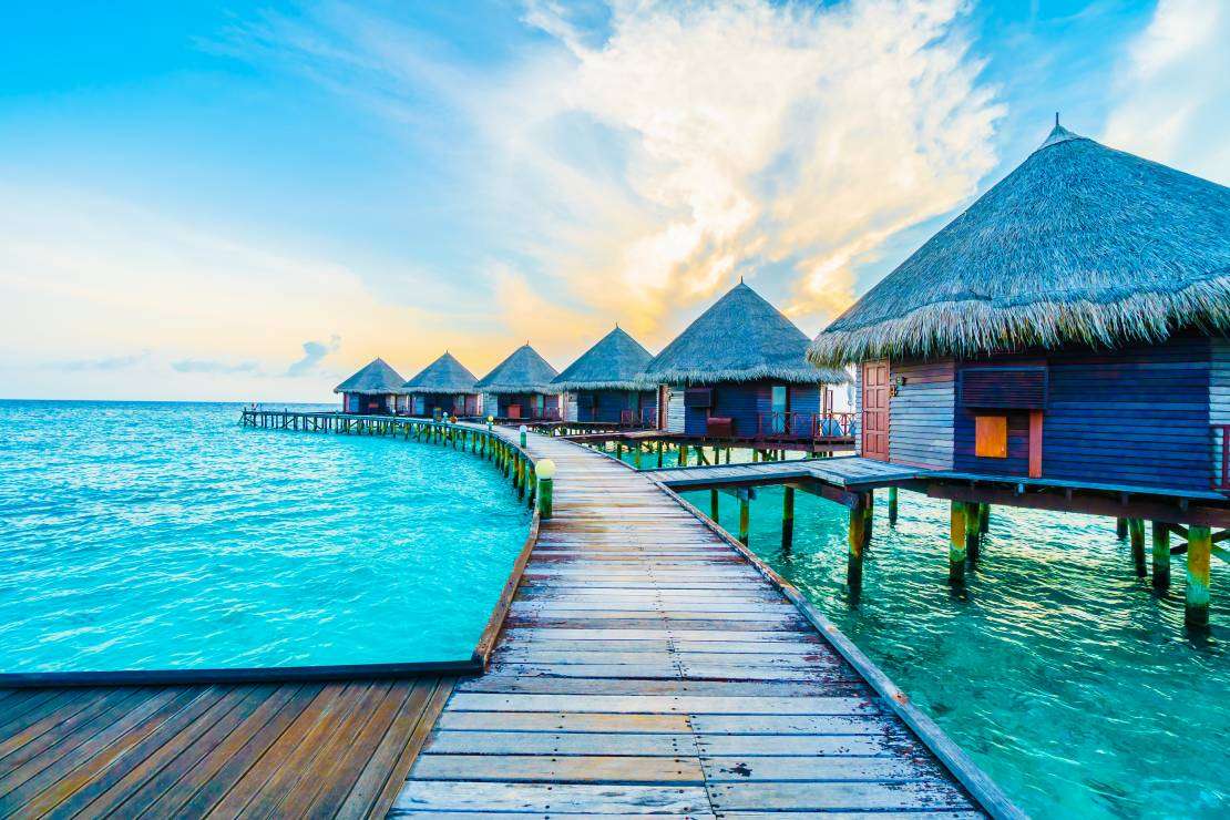 Μαλδίβες. Όμορφες παραλίες και εξοχικές κατοικίες. παζλ online