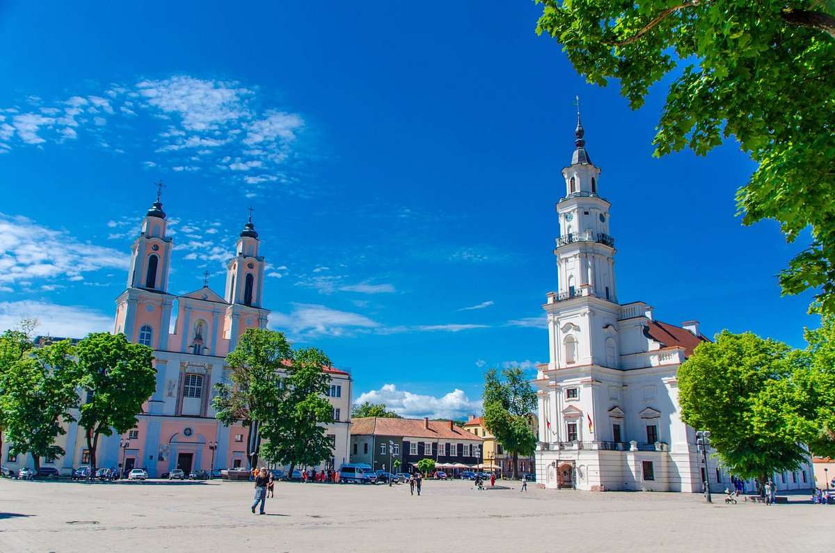 Praça da Câmara Municipal de Lituânia Kaunas quebra-cabeças online