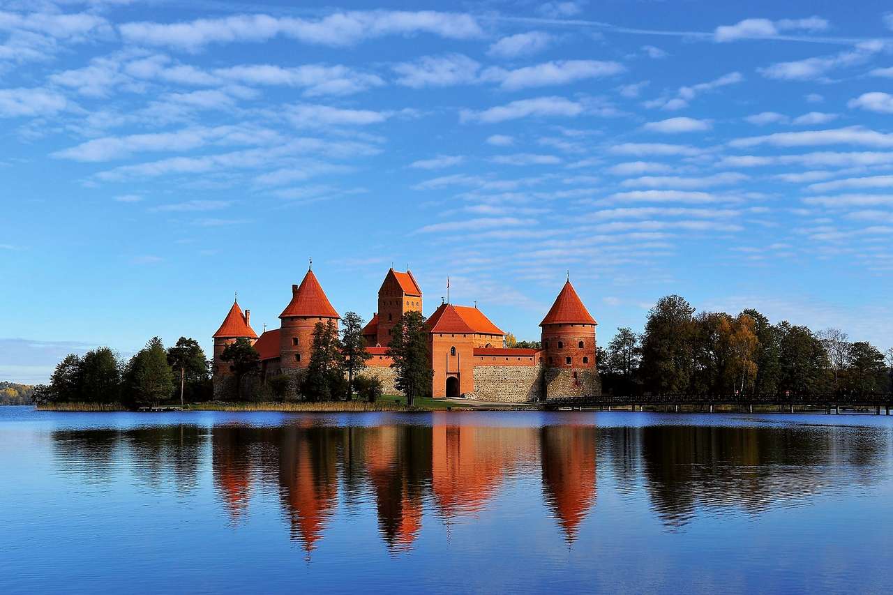 Литовский островной замок Тракай пазл онлайн