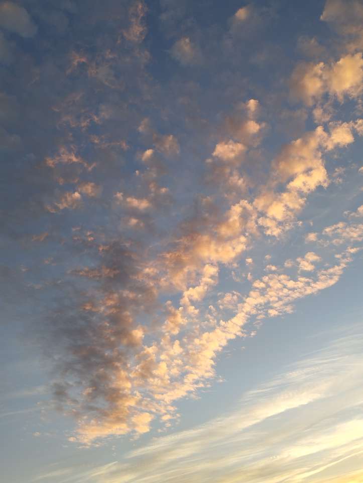πολύχρωμα σύννεφα παζλ online