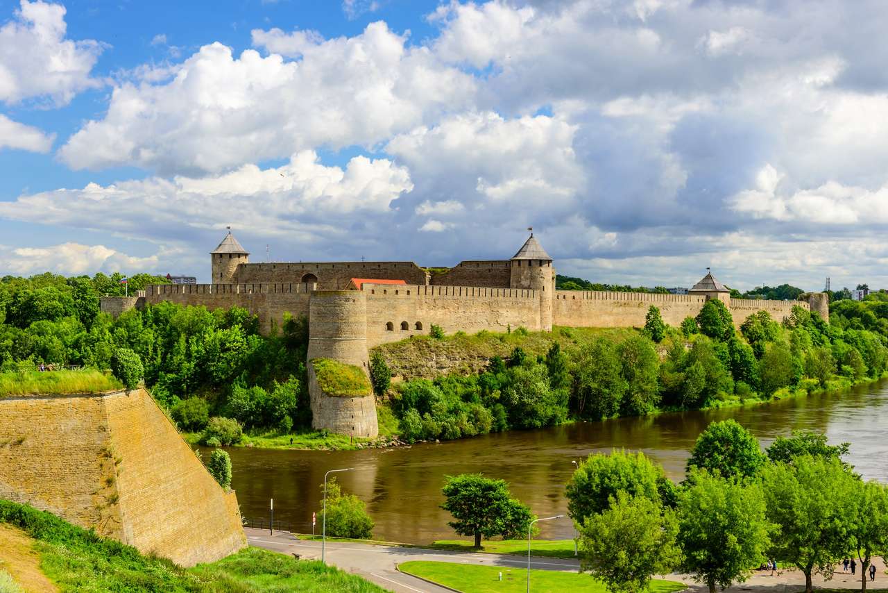 Észtország Narva kastélyegyüttes online puzzle