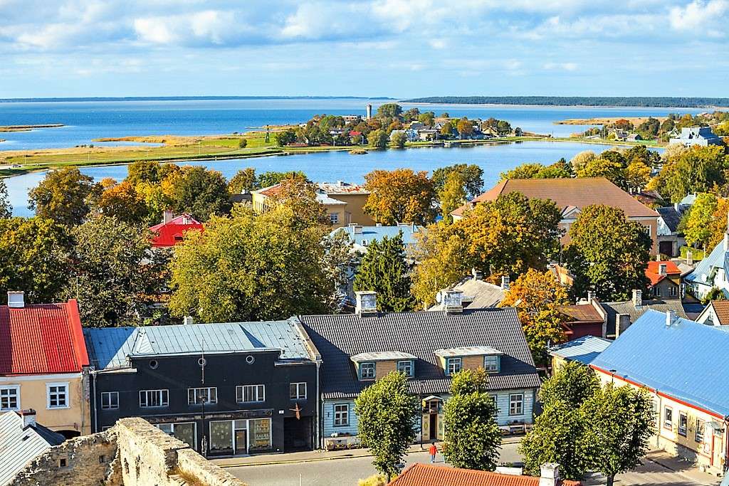 Estônia cidade de Haapsalu puzzle online