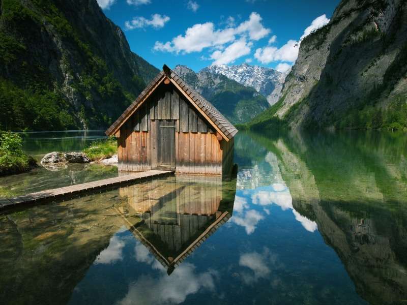 Casă bavareză pe malul lacului - priveliște excepțională jigsaw puzzle online