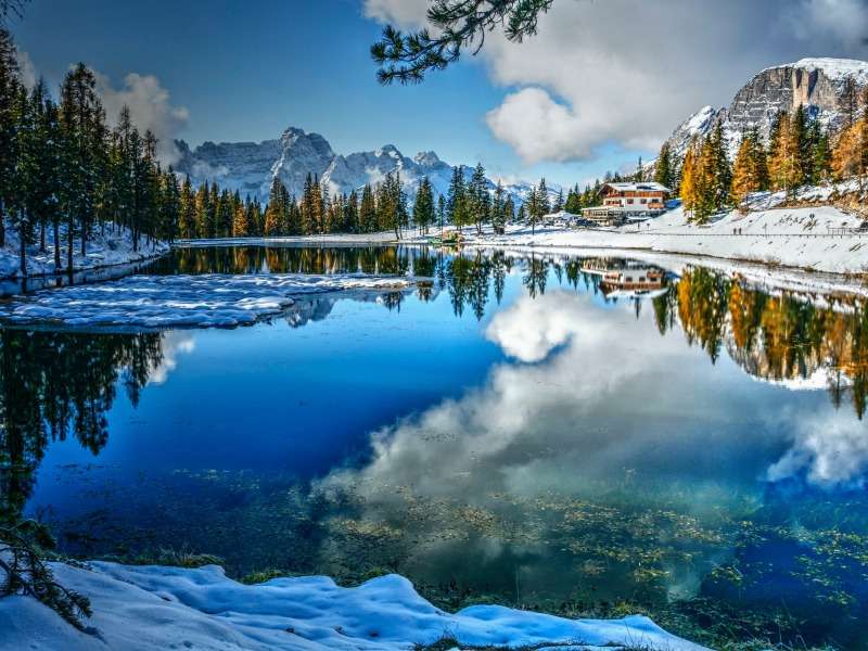 Italien-Misurinasjön på vintern, ett underbart land Pussel online