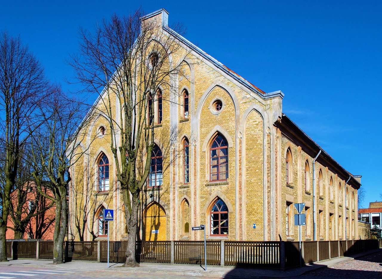 Латвия Вентспилска църква на баптистите онлайн пъзел