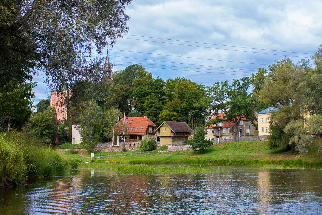 Letland Valmiera aan het meer online puzzel