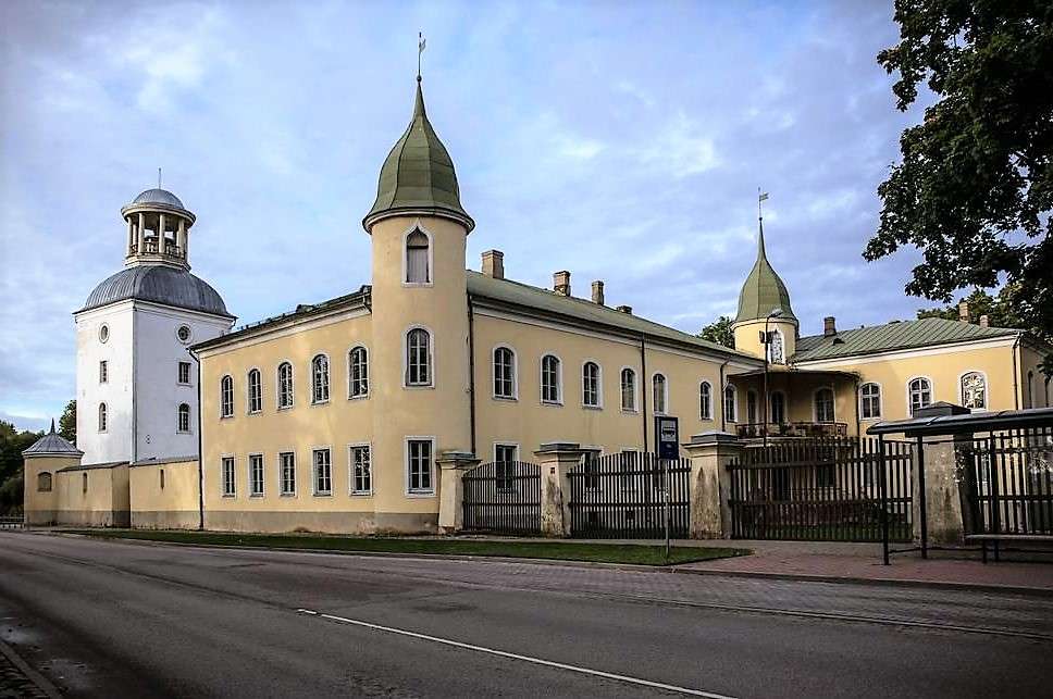 Ensemble du château de Krustpils en Lettonie puzzle en ligne