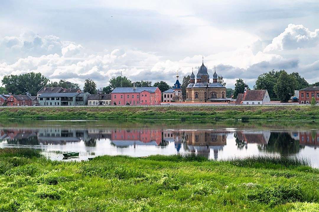 La Lettonia Jekabpils con il complesso del monastero puzzle online