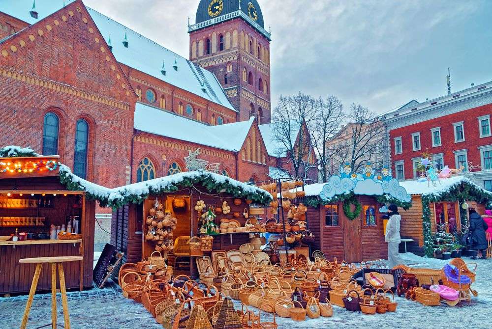 Mercado navideño de Riga en Letonia rompecabezas en línea