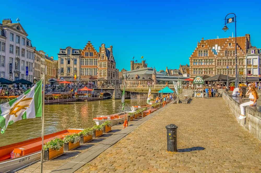 Gent met middeleeuwse architectuur. online puzzel