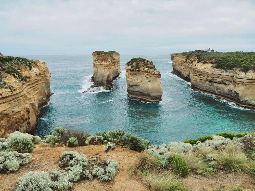 Austrálie-ztroskotání pobřeží-hrozivé vápencové skály skládačky online