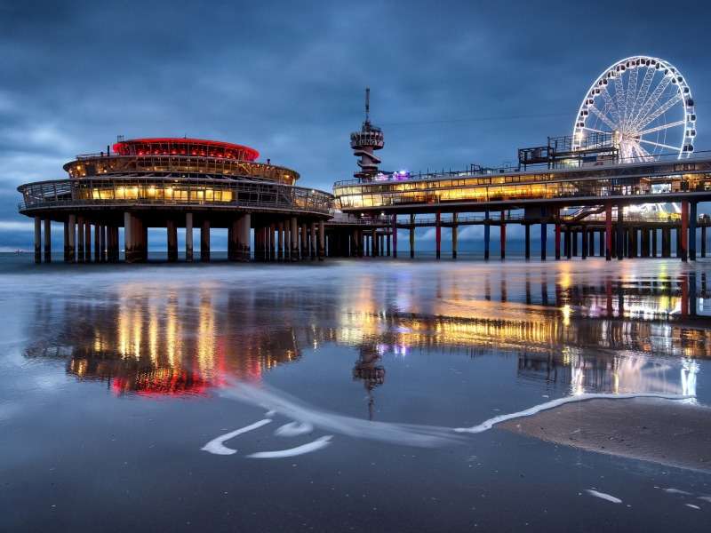 Den Haag - Prachtige Pier in de avond in Scheveningen online puzzel