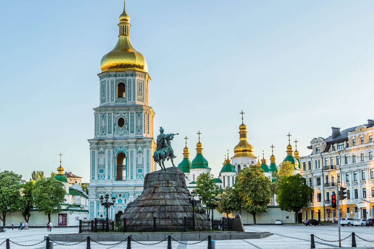 Ukraina före kriget Kyiv klocktorn pussel på nätet