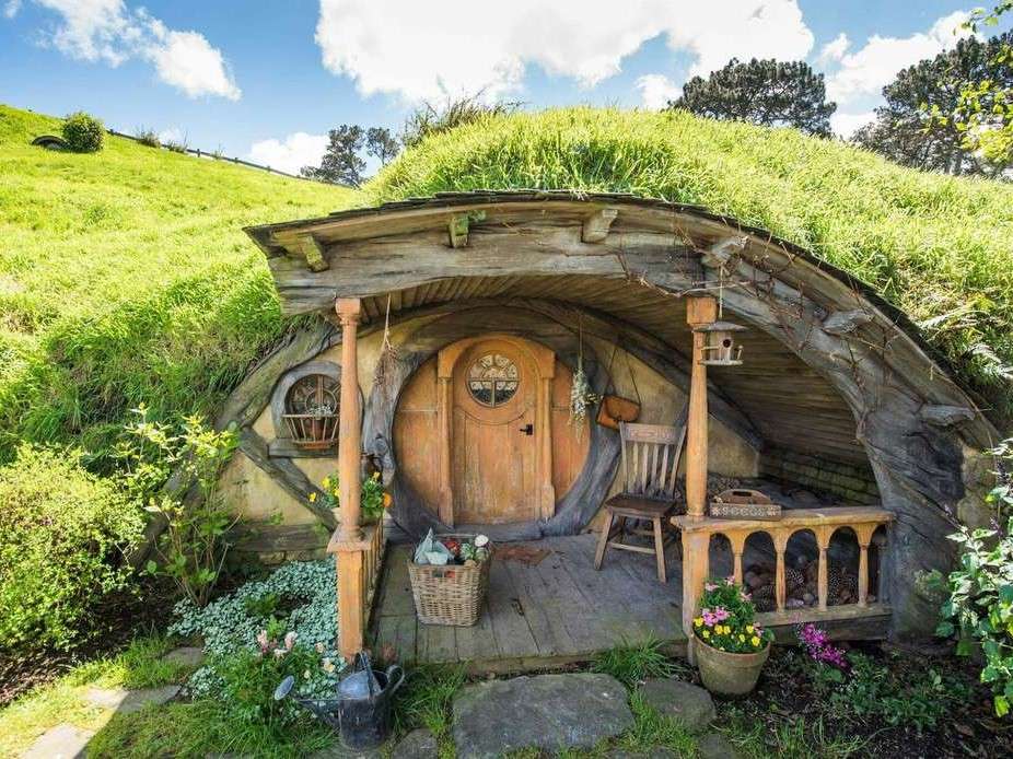 Hobbit's house jigsaw puzzle online