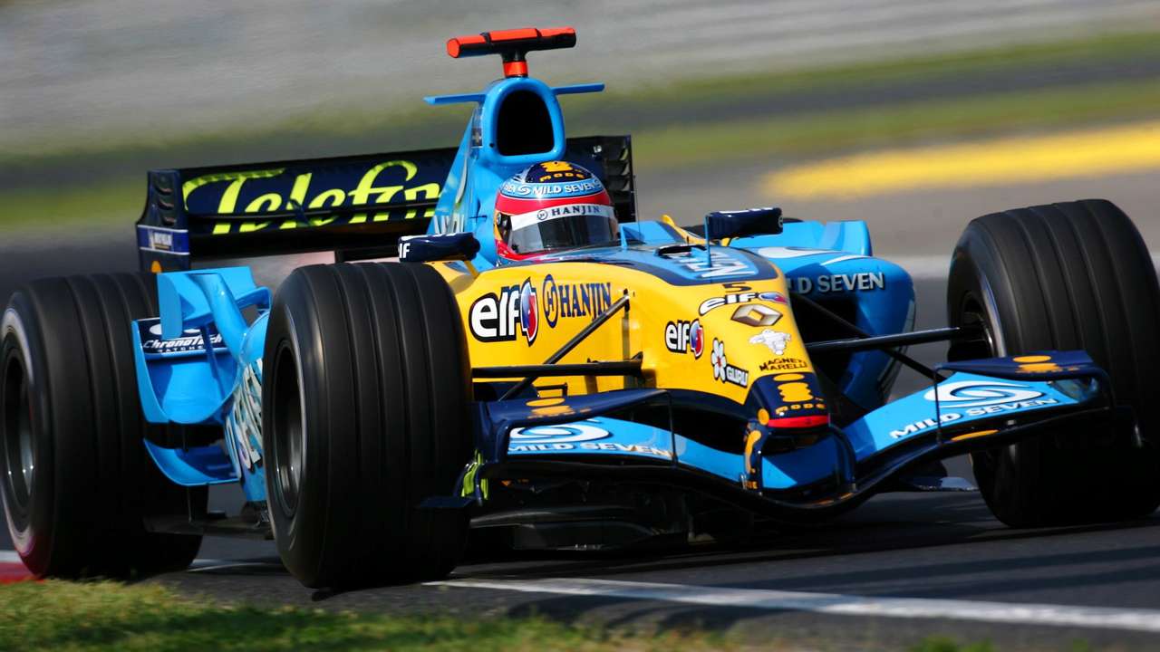 2005 Renault R25 болид Формулы 1 пазл онлайн