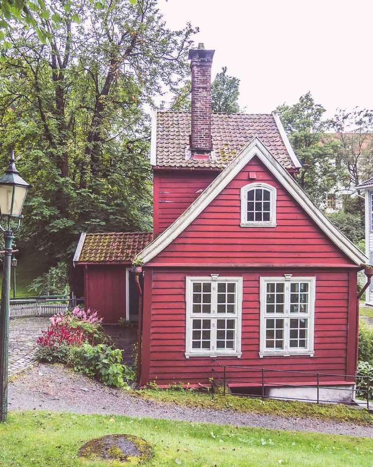 Ένα κόκκινο ξύλινο σπίτι στο Μπέργκεν online παζλ