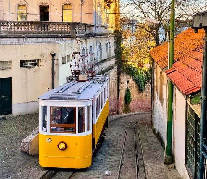 лиссабонский трамвай пазл онлайн