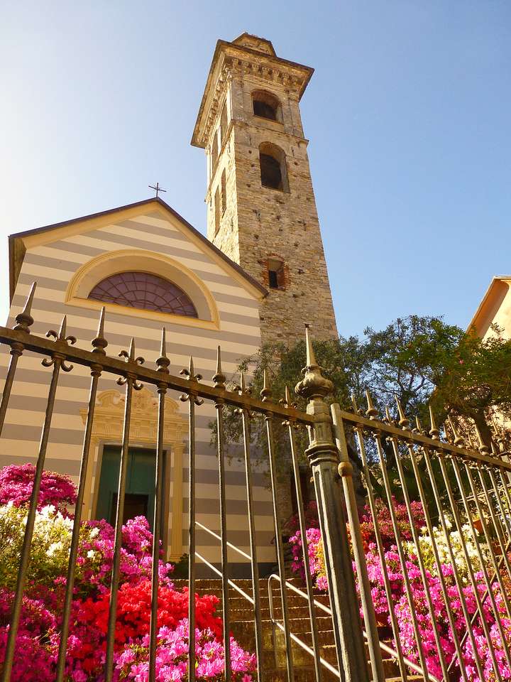 Escaleras a la iglesia en Rapallo rompecabezas en línea
