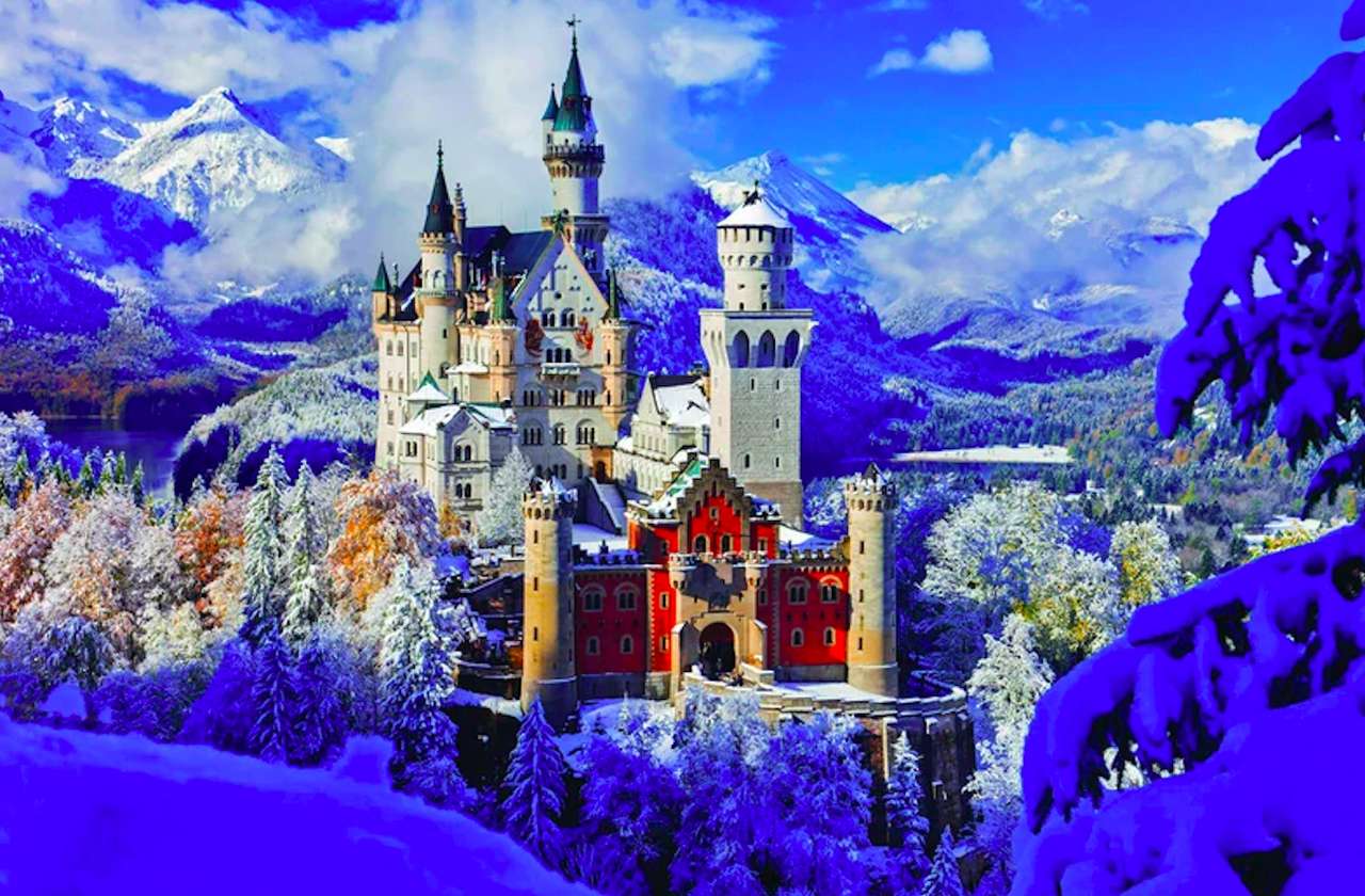 Ein wunderschönes Schloss in der Wintersaison auf einem Felsen Online-Puzzle
