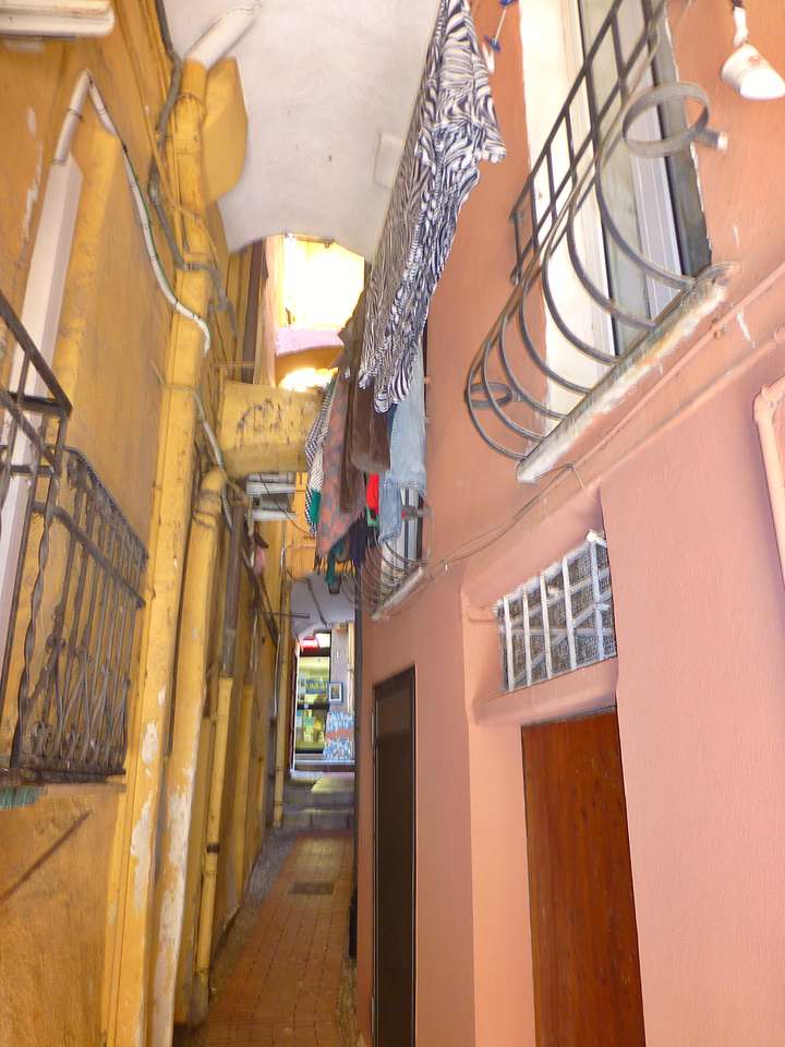 Enge Gasse in San Remo Online-Puzzle