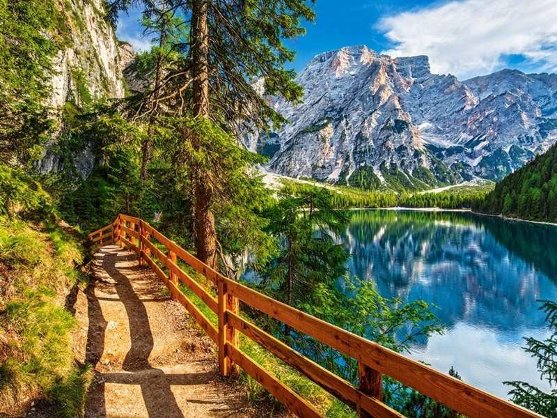 Promenada pe lacul de munte-Lacul de munte jigsaw puzzle online