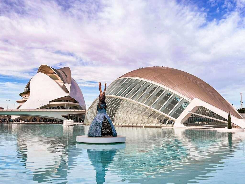Valencia - una estructura ovalada gigante rompecabezas en línea