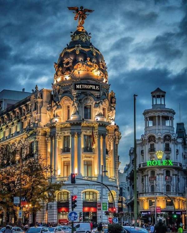 Будівля метрополії - Мадрид пазл онлайн