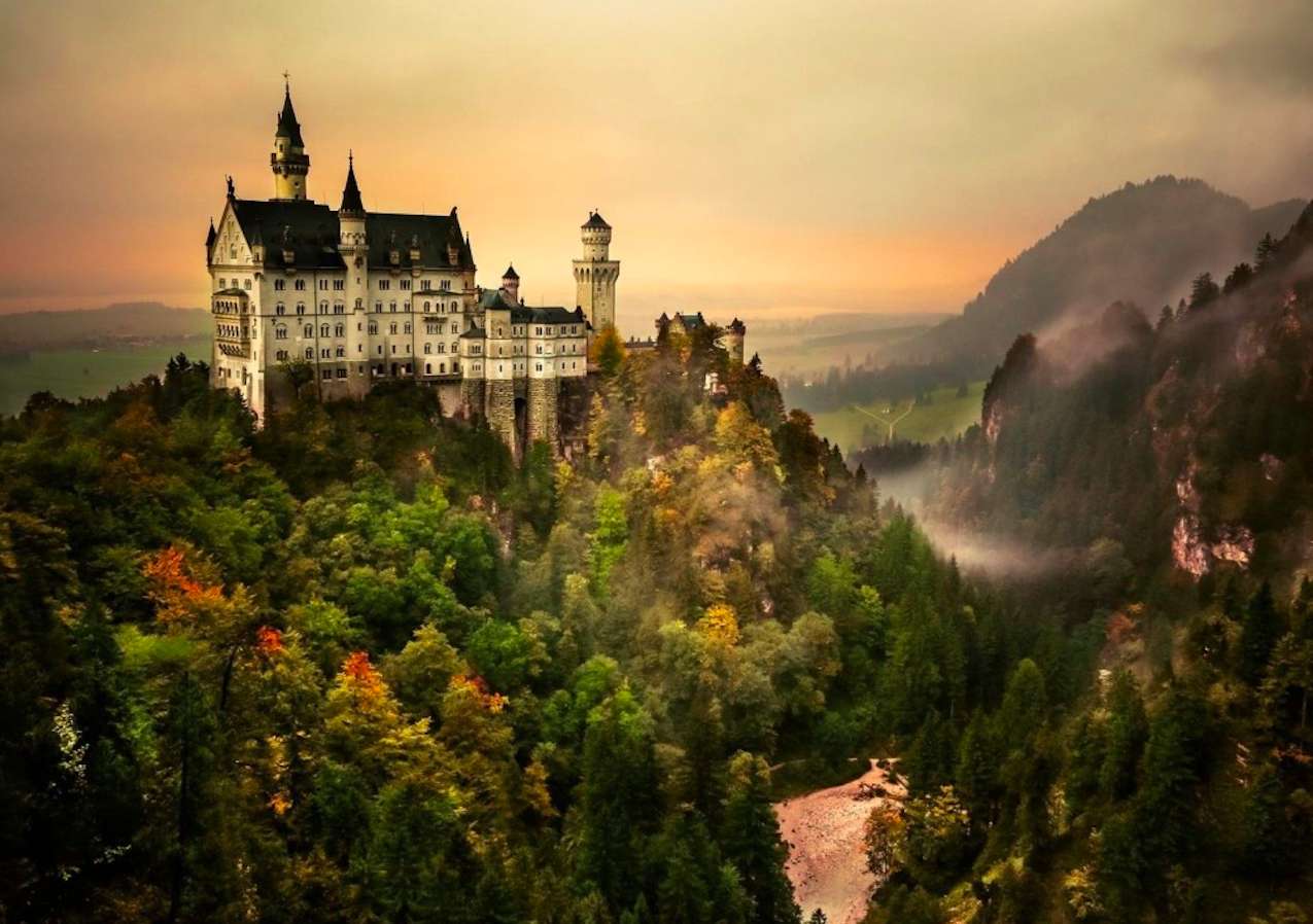 Бавария - замъкът Нойшванщайн и залез онлайн пъзел