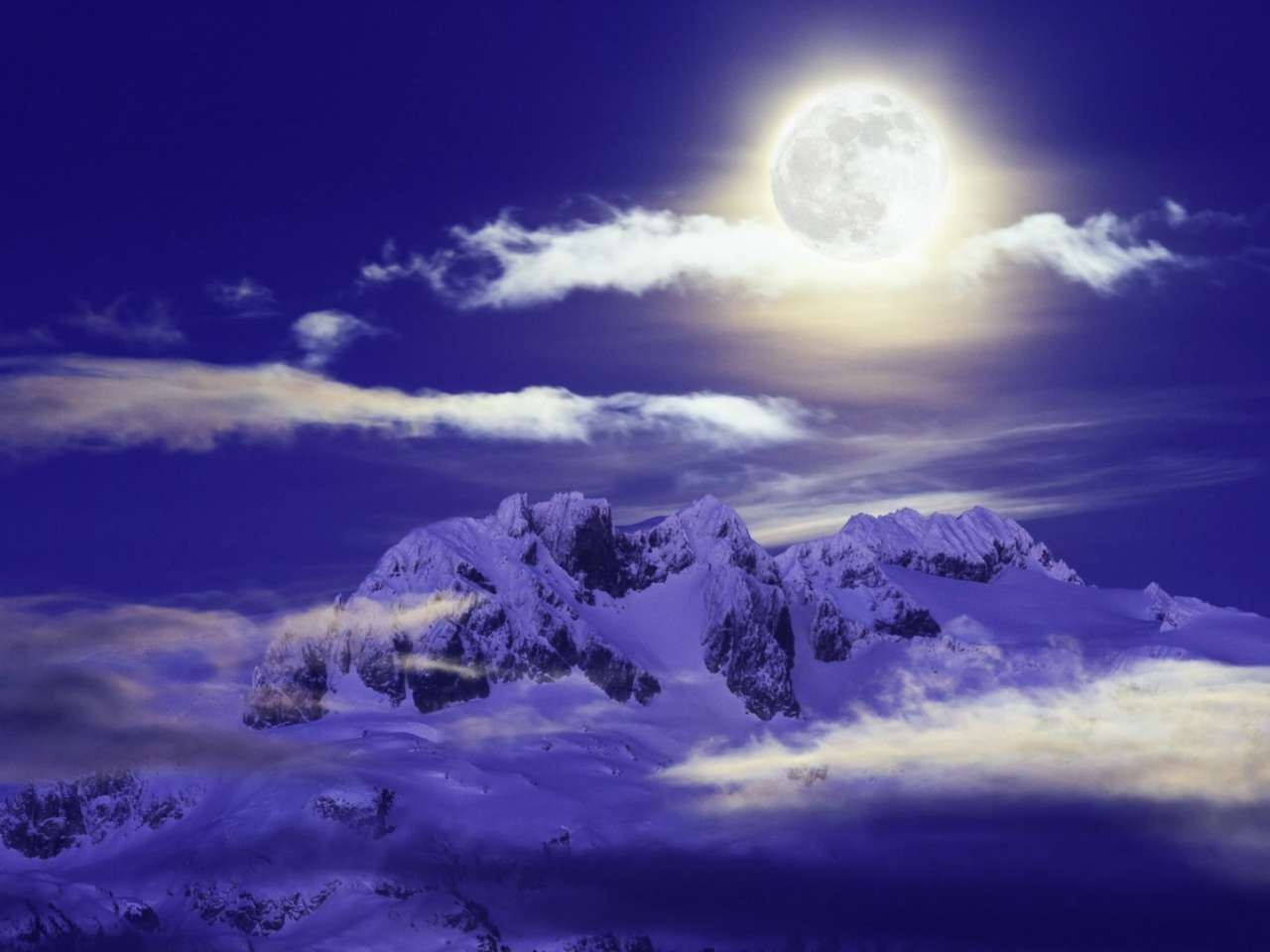 Чудна луна над планината Мамкуам в Британска Колумбия онлайн пъзел
