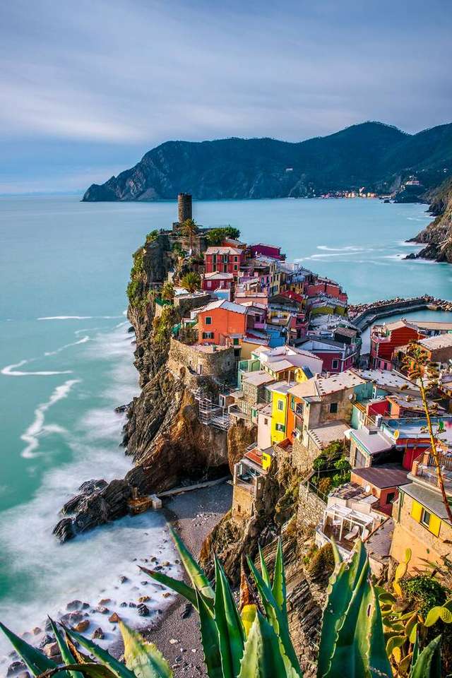 Vernazza on the Gulf of Genoa jigsaw puzzle online