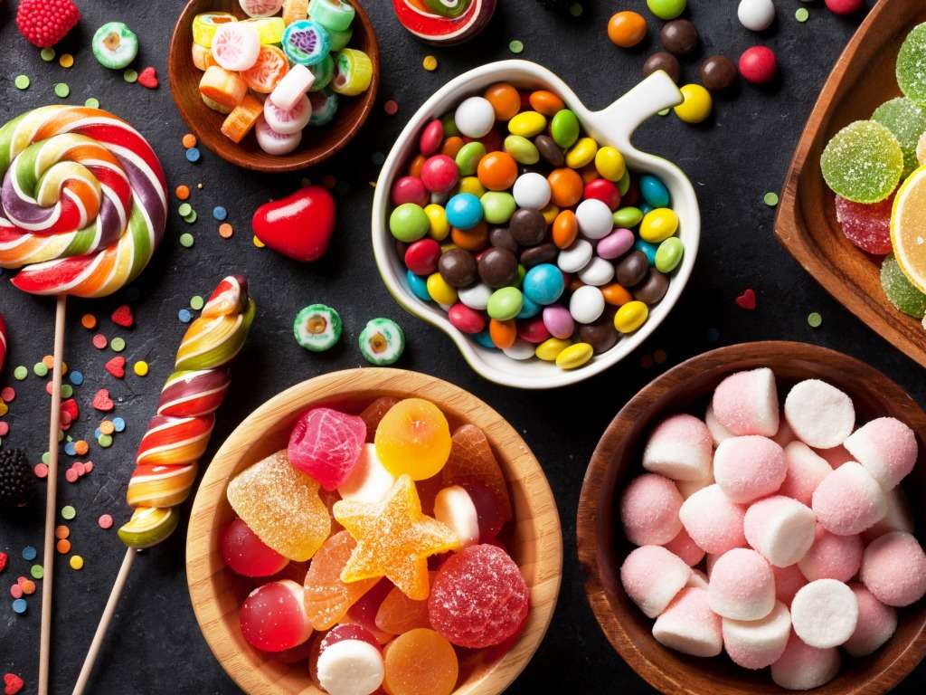 Бонбони от купа, изкушават ни онлайн пъзел
