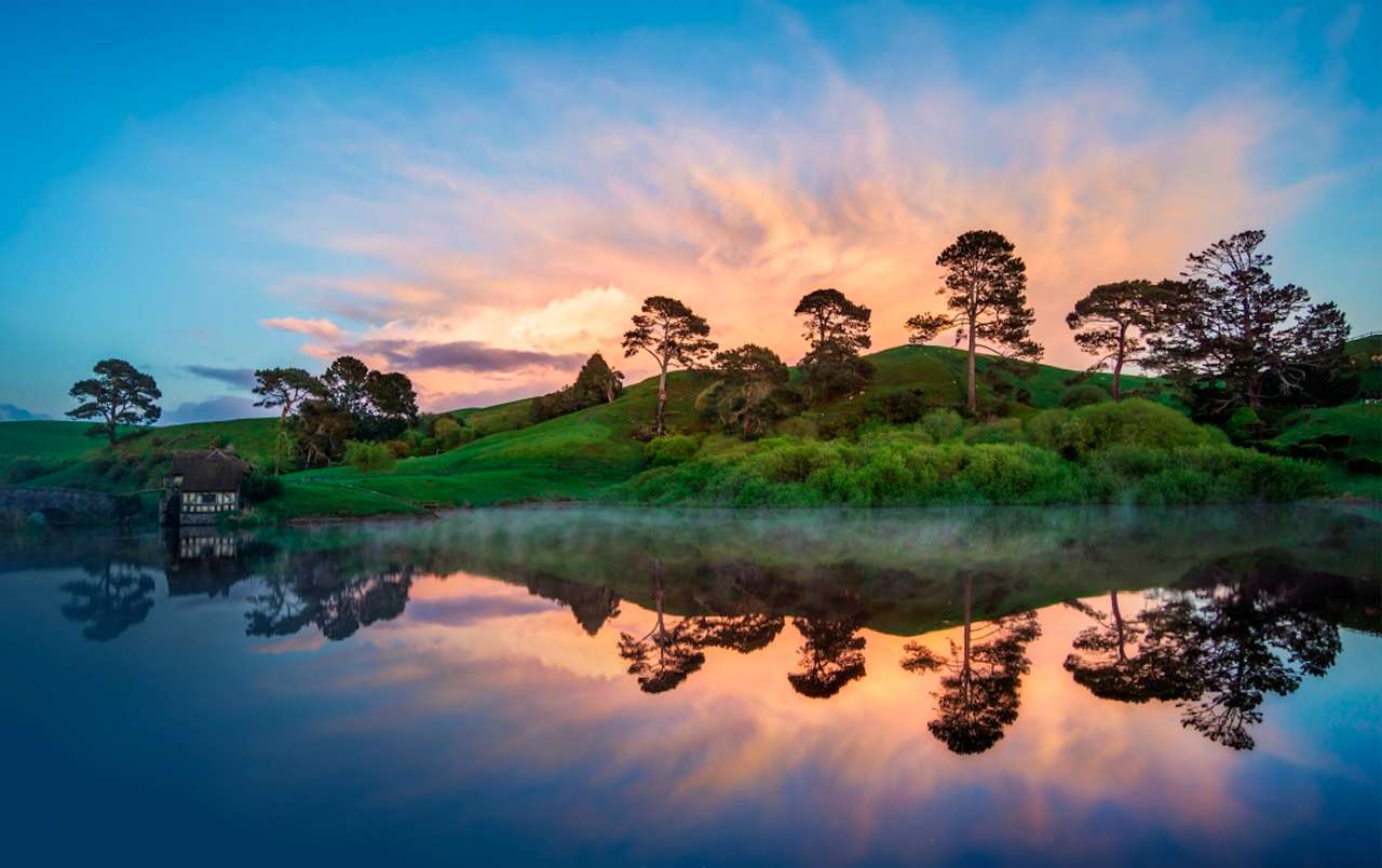 Nova Zelândia-Hobbiton pela manhã, bela vista quebra-cabeças online
