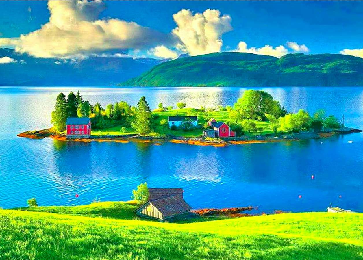 Piccola isola Norvegia-incantevole nel periodo estivo puzzle online