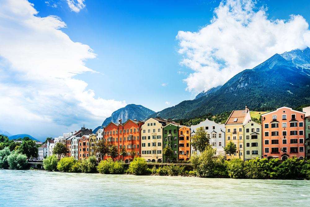 Град в Алпите онлайн пъзел