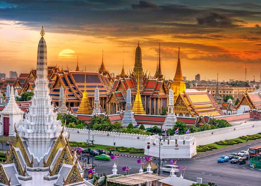Бангкок и богатые могучие дворцы пазл онлайн