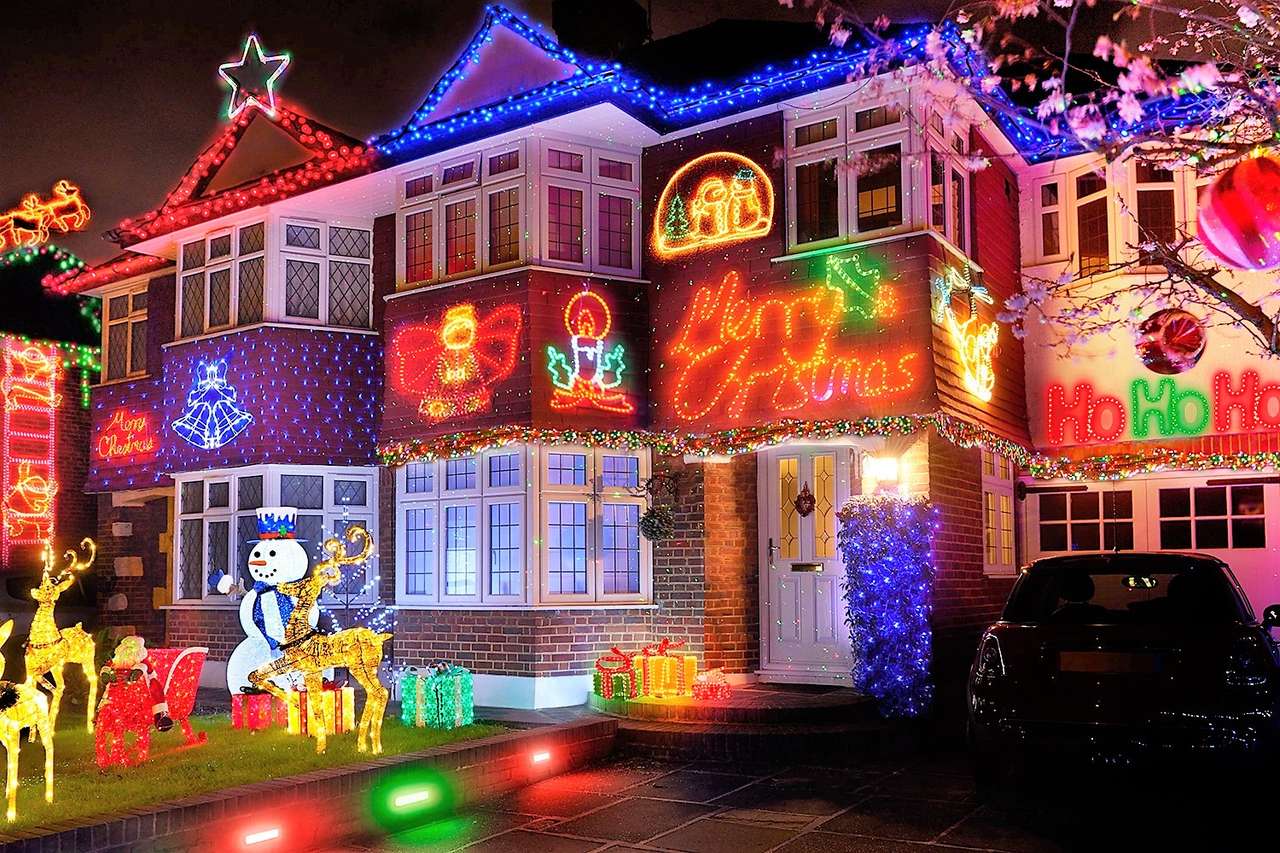 Vánoční dekorace v domě online puzzle