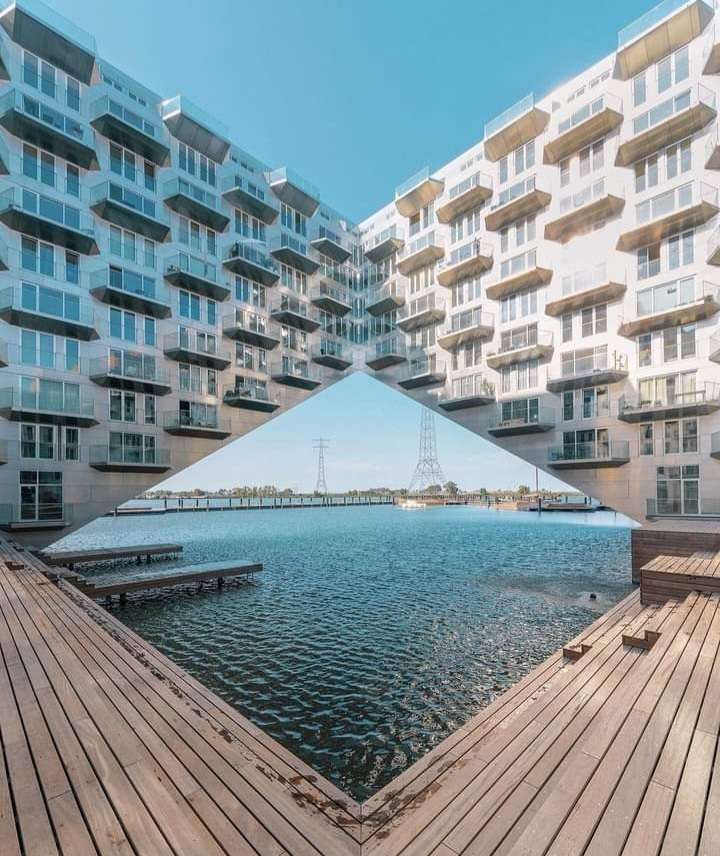 Immeuble résidentiel flottant Sluishuis à Amsterdam puzzle en ligne