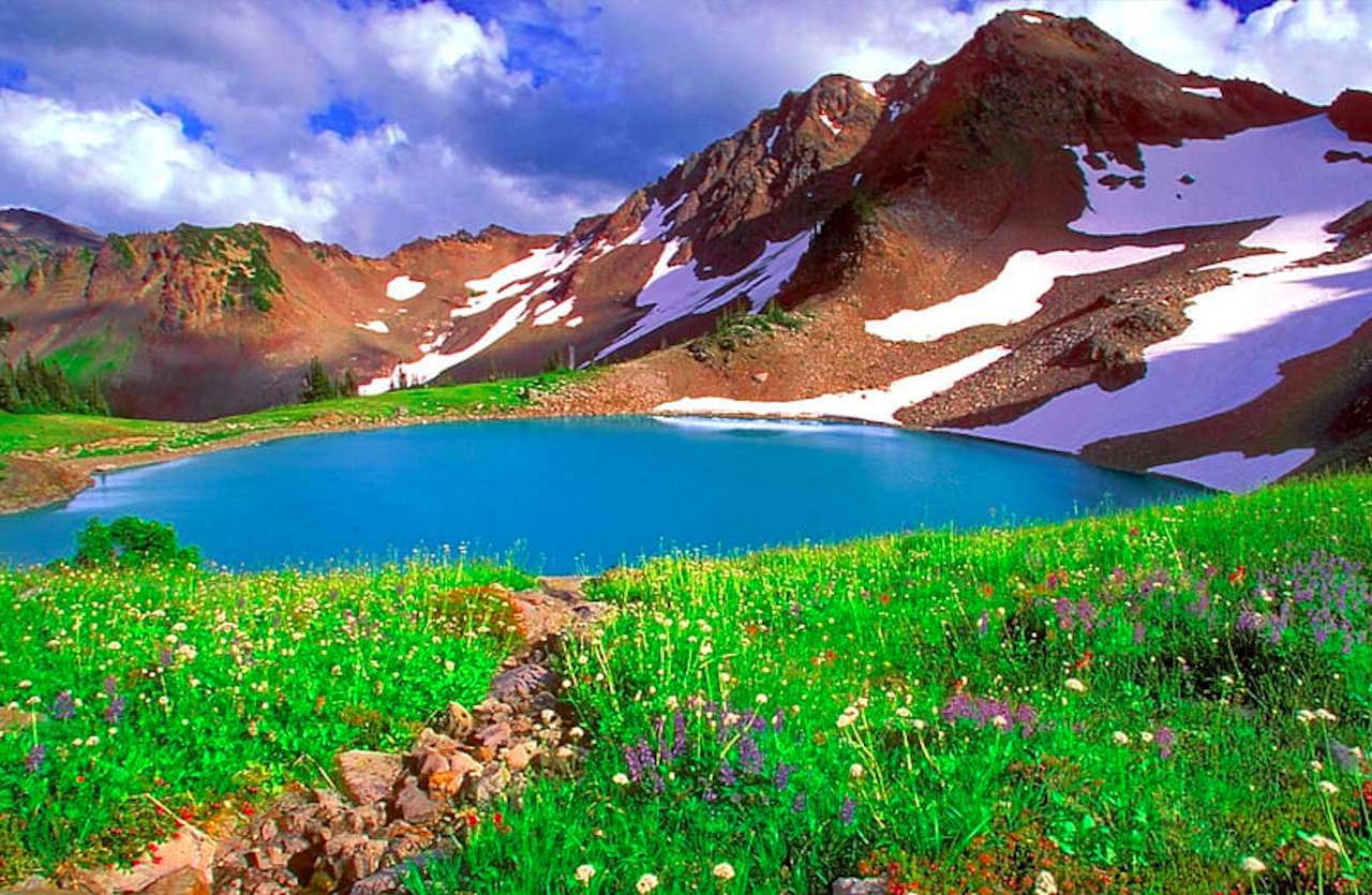 A stunning mountain landscape online puzzle