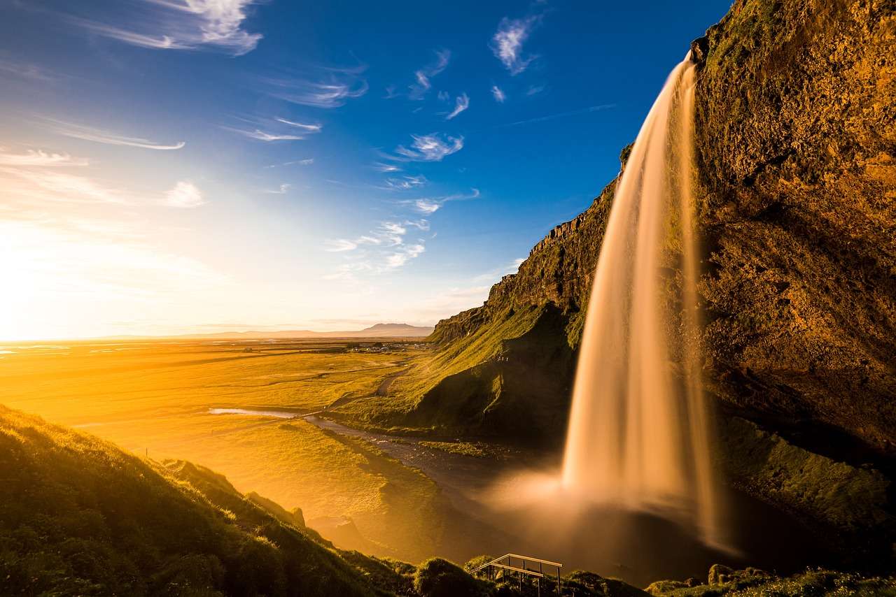 Исландский водопад онлайн-пазл
