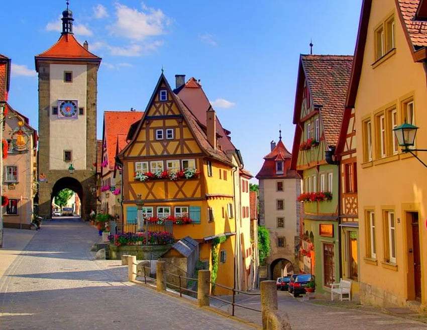 Germany-Rotenburg-beautiful tenement houses, charming streets online puzzle