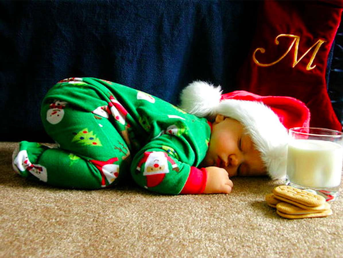 A criança esperou bravamente pelo Papai Noel, caçou e. puzzle online