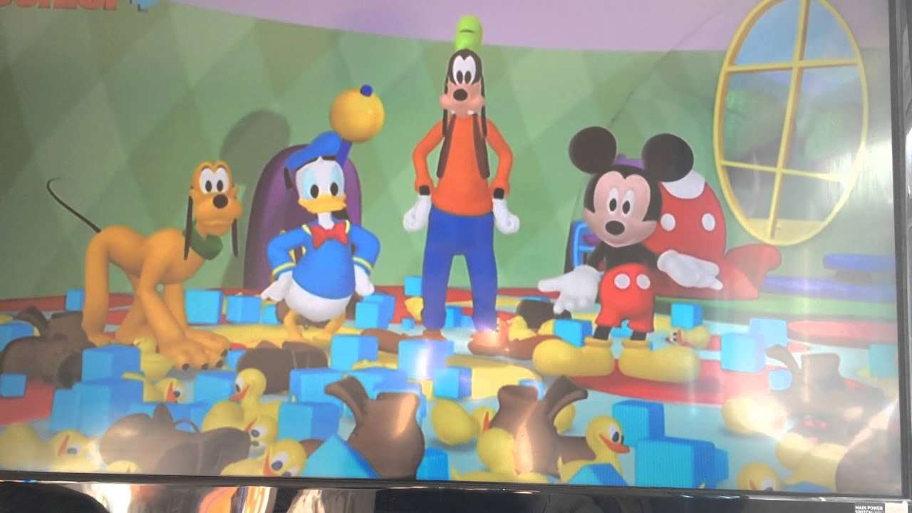 Disney junior Donald klubháza online puzzle