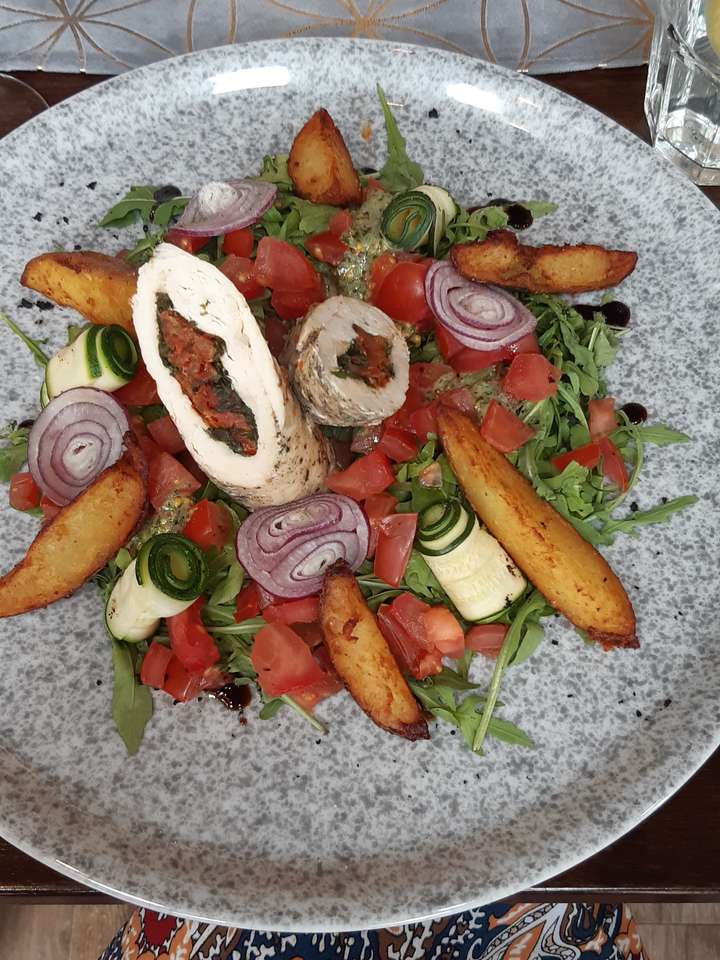Грецький салат від шеф-кухаря пазл онлайн